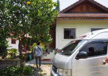 5/3 Mission Trip Day08 #1 Visiting brother Dong's house and preaching the gospel to his family